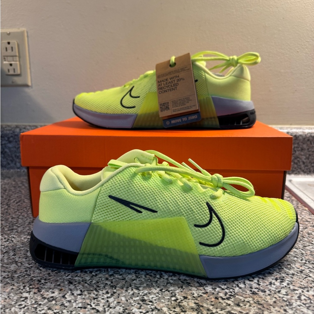 Nike Metcon 9 Neon Green Men’s 8.5 DZ2617-701 Athletic Shoes Brand New